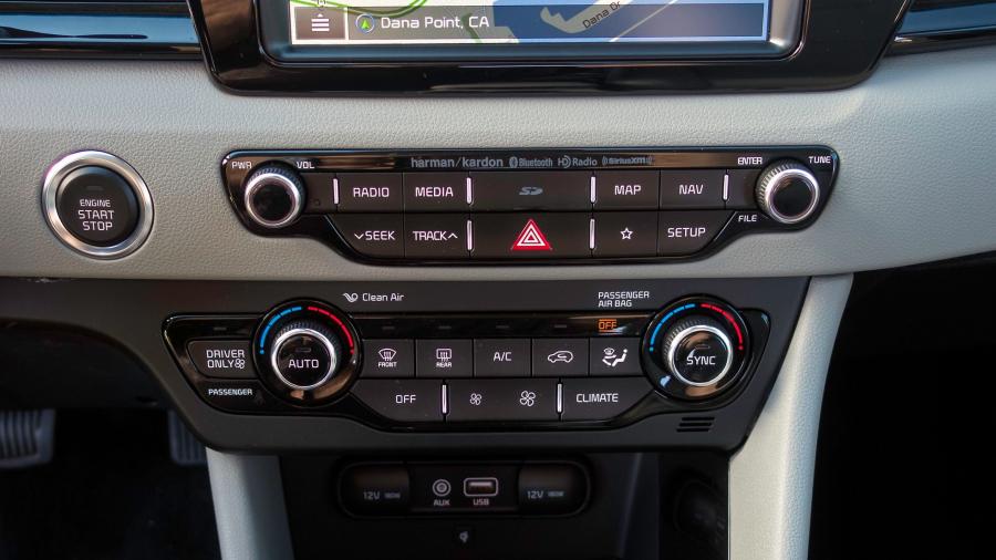 Детали интерьера Kia Niro Plug-In Hybrid (DE) 2018 года  (NA) (фото 39 из 47)